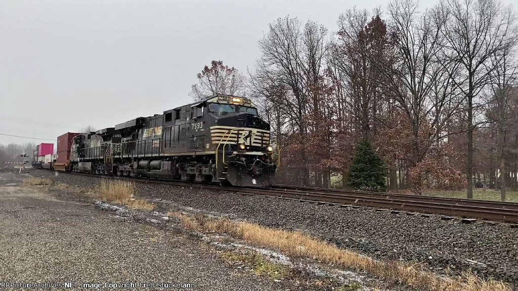 NS 7593 gets a bit of snow.